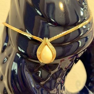 Christian Dior Vintage teardrop gold tone necklace